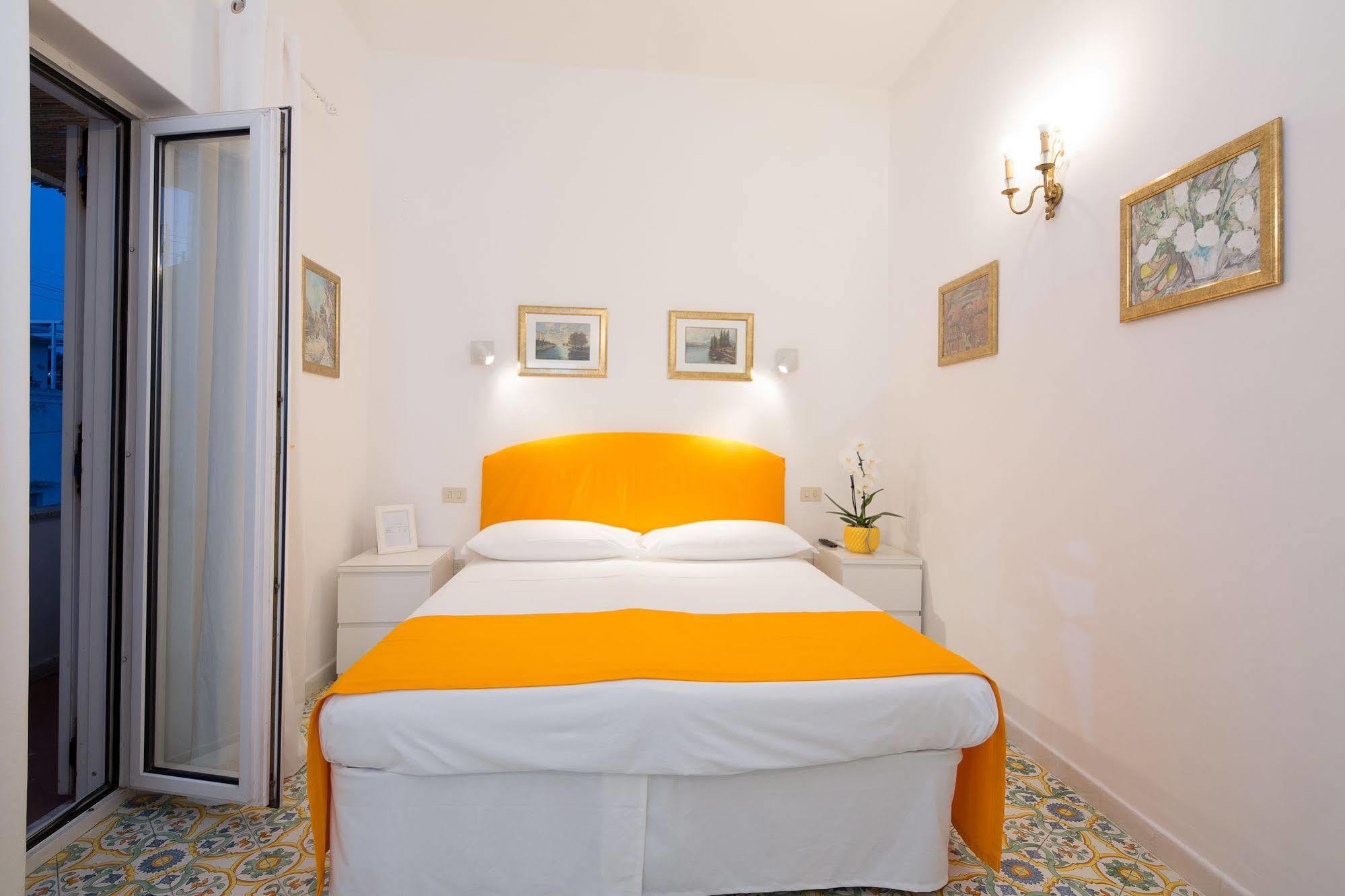 Marlin Guest House Capri Exterior photo